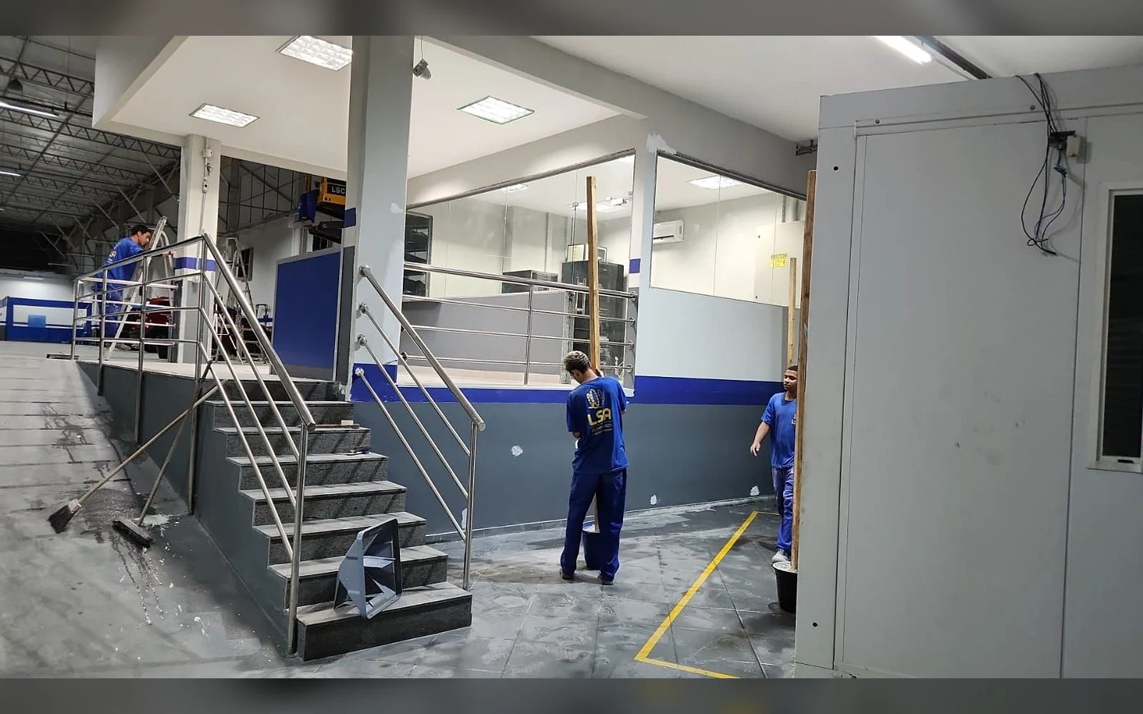 Registro 6 da equipe e dos serviços da LSA na obra de Autoglass.
