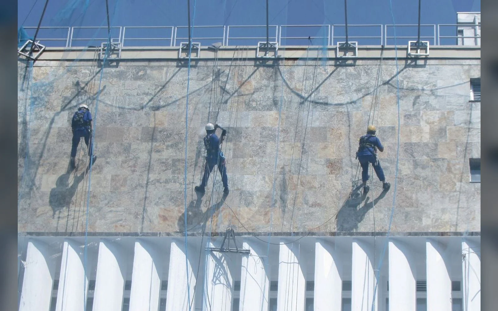 Registro 2 da equipe e dos serviços da LSA na obra de IRB.