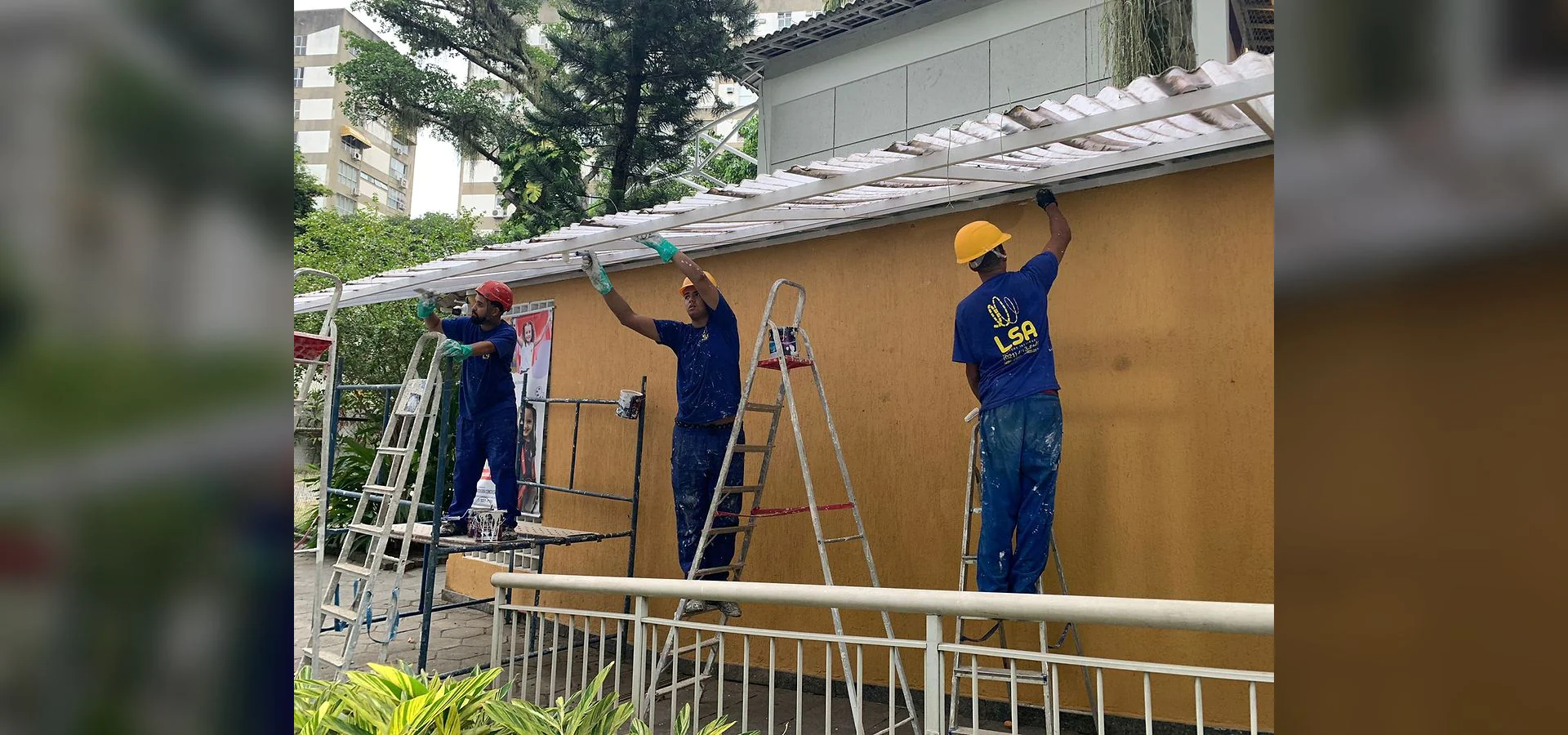 Equipe e serviço da LSA em atividade de adequações.
