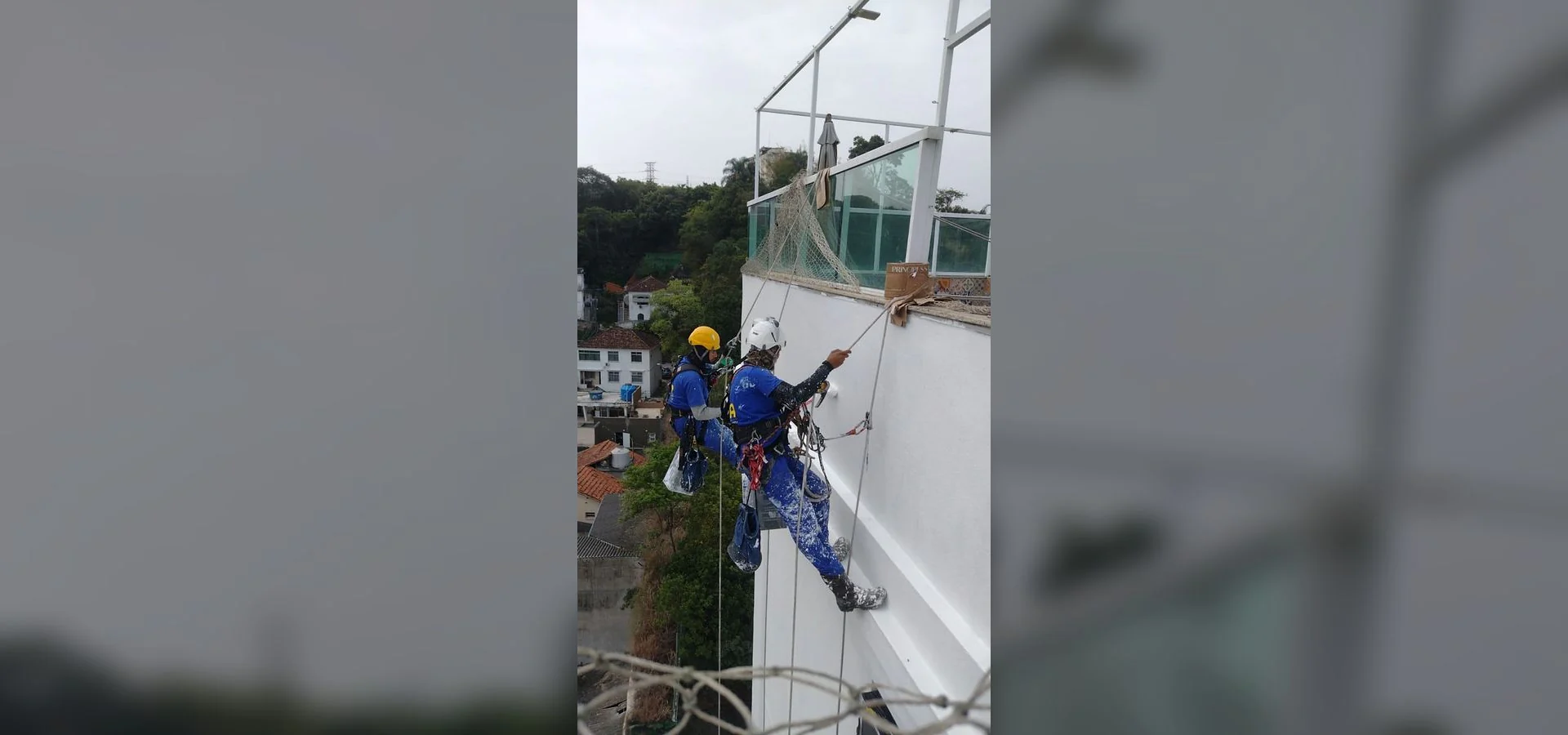 Equipe e serviço da LSA em atividade de trabalhos em altura.